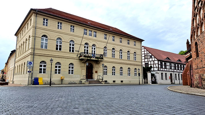 Die Situation um das Sportinternat Luckenwalde wird immer brisanter. Eine mögliche Neuabstimmung in der Stadtverordnetenversammlung am 2. Juli könnte eine Lösung bringen.